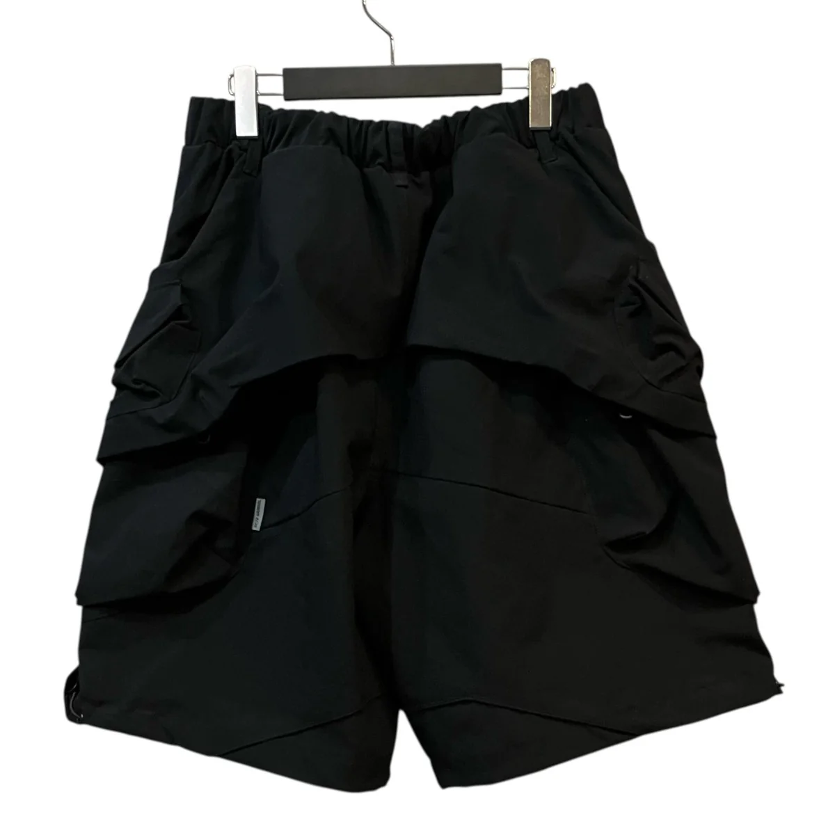 「V-shape Shorts」Vシェイプショーツ - Image 2