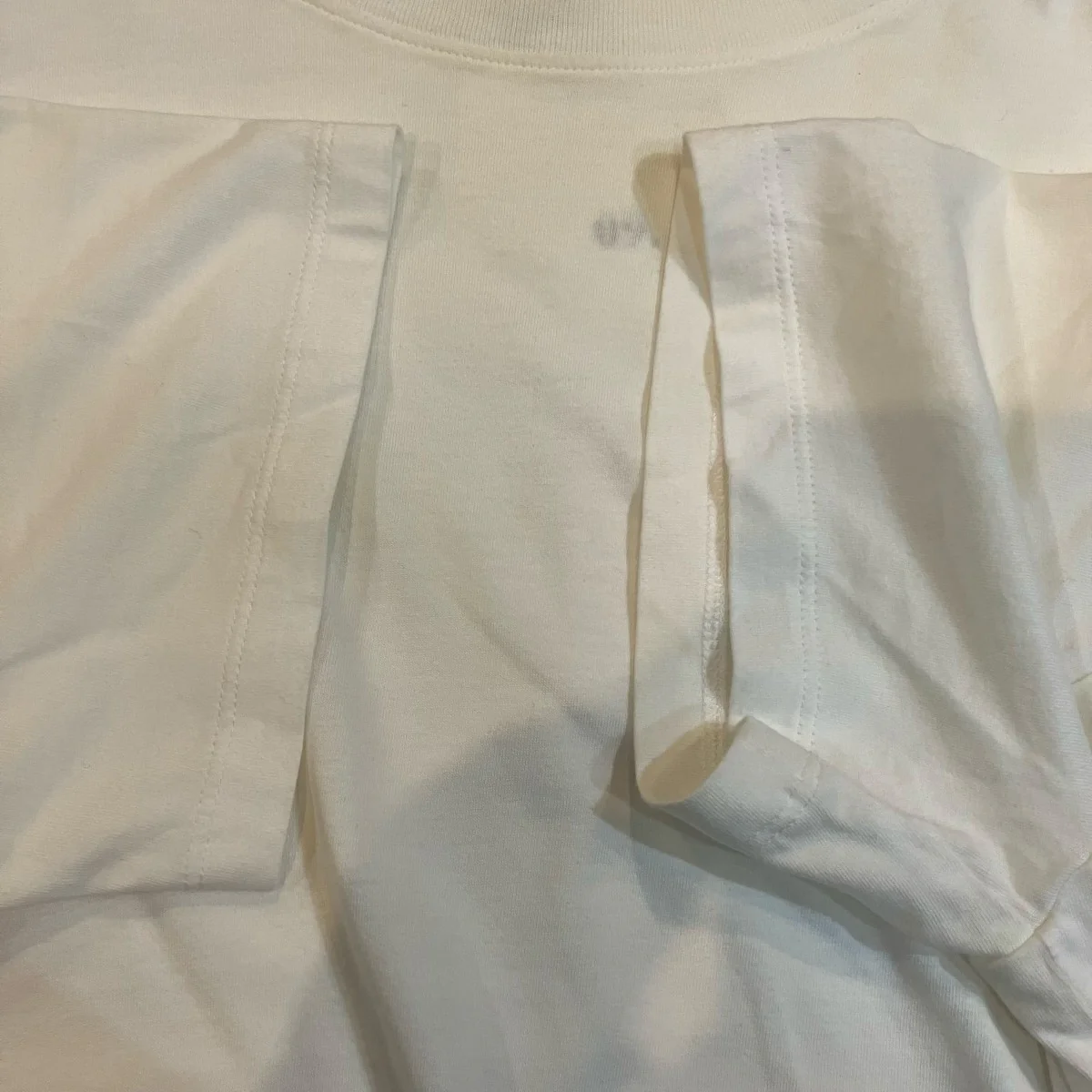 スタッズTシャツ - Image 4