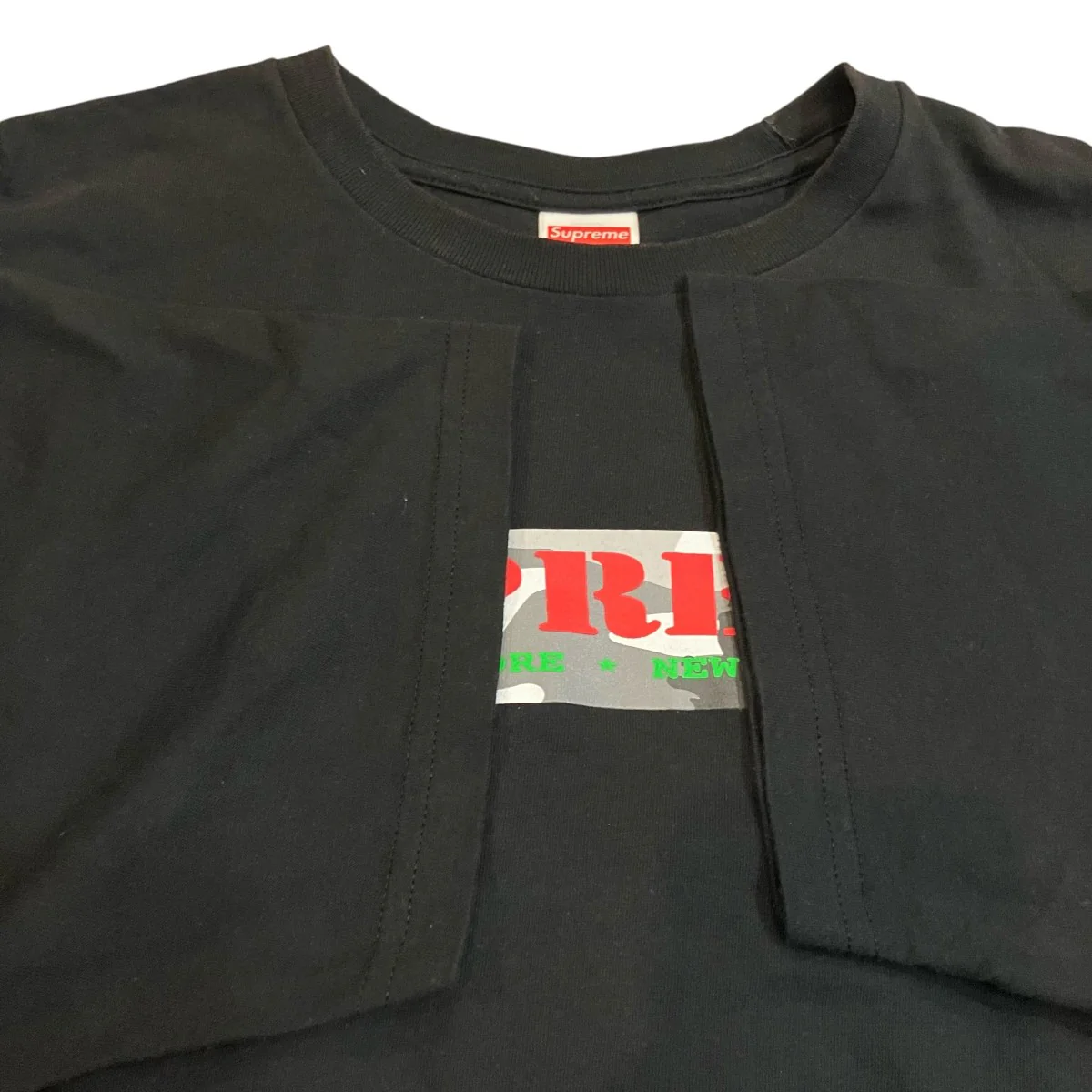 Hard Core Tee カモフラージュ柄ロゴプリントTシャツ - Image 4