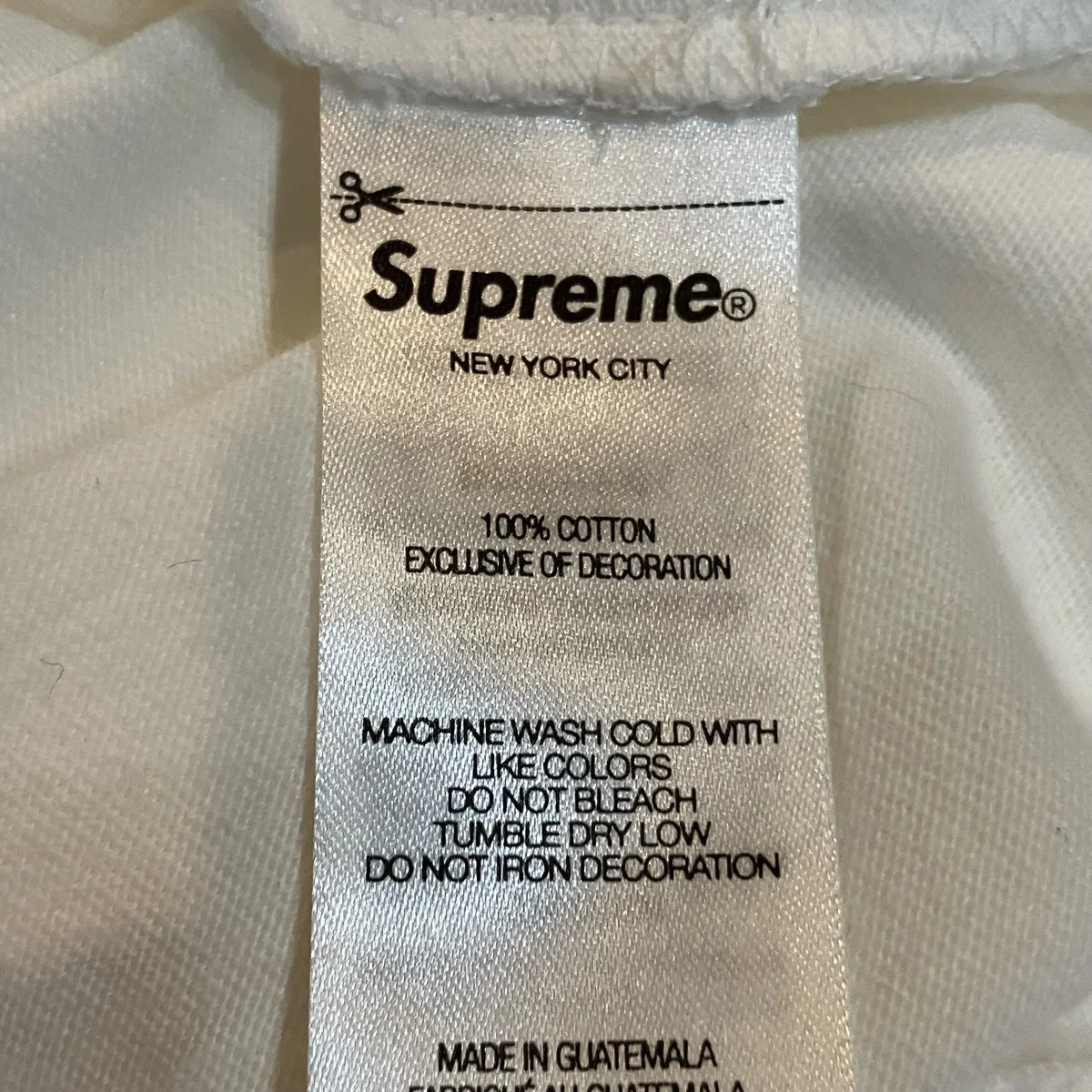 Old English Tee オールドイングリッシュロゴ刺繍Tシャツ - Image 6