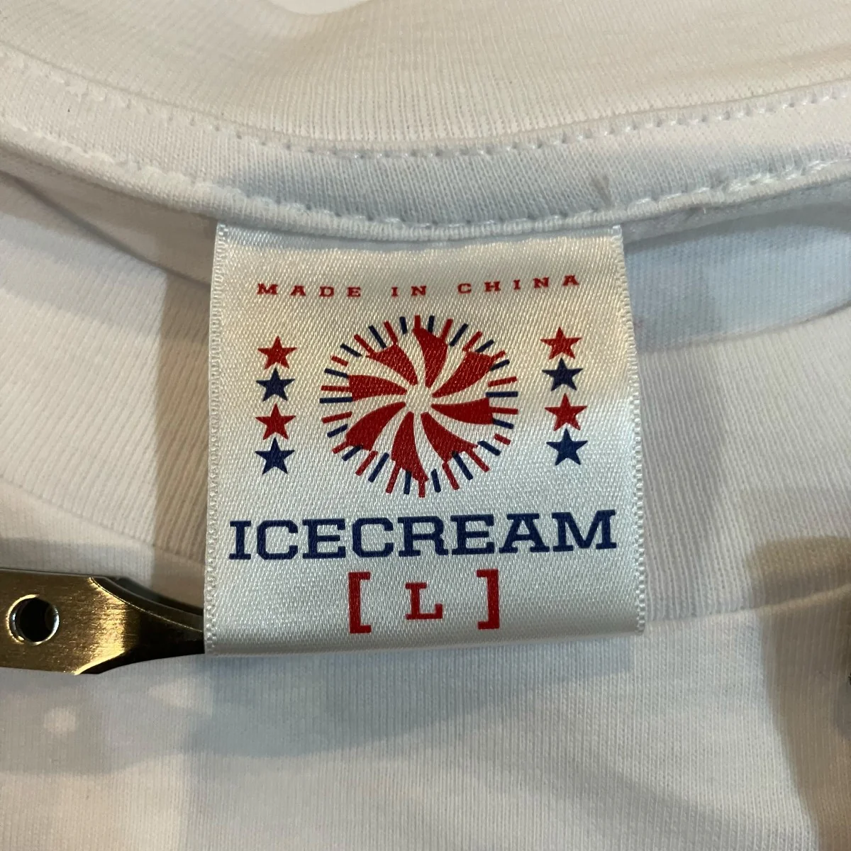 56 Carats Tee プリントTシャツ - Image 5
