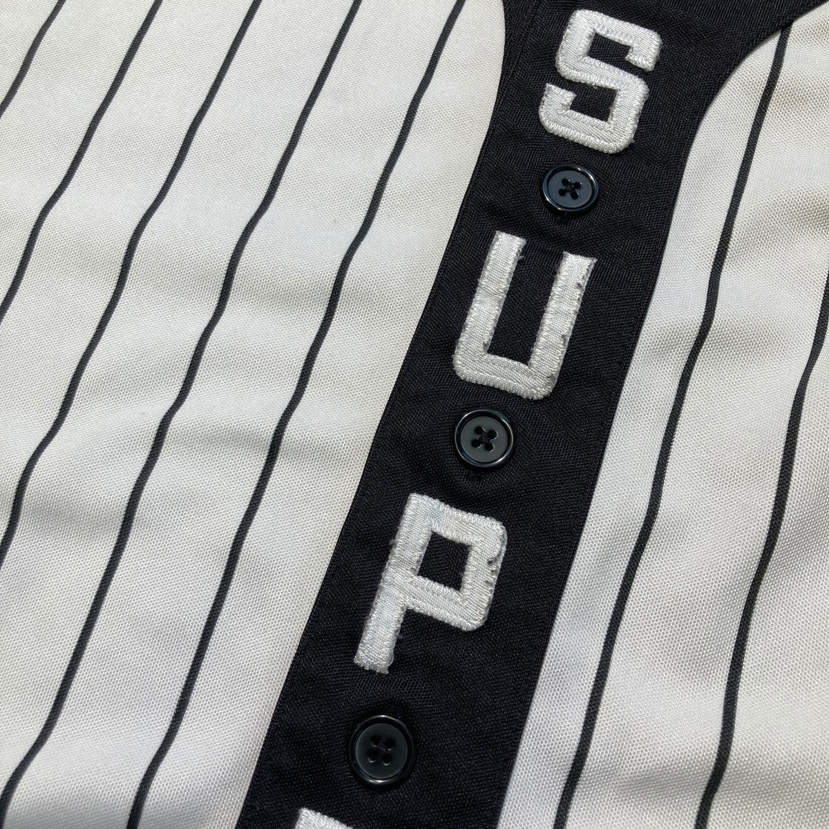 18AWVertical Logo Baseballベースボールシャツ - Image 9