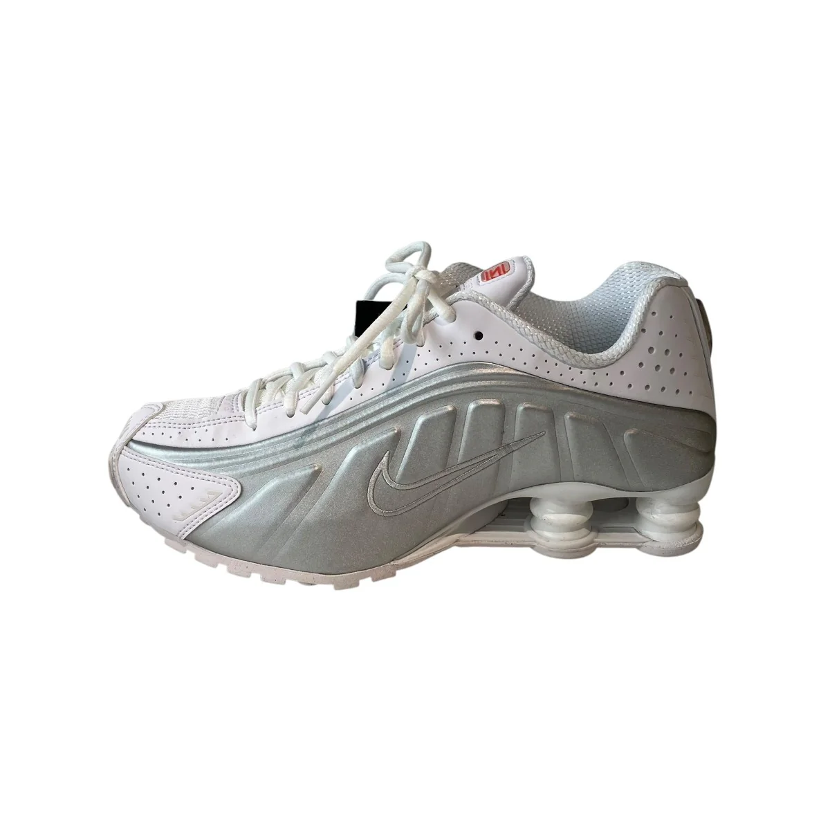 Shox R4 White and Metallic SilverスニーカーAR3565-101 - Image 2