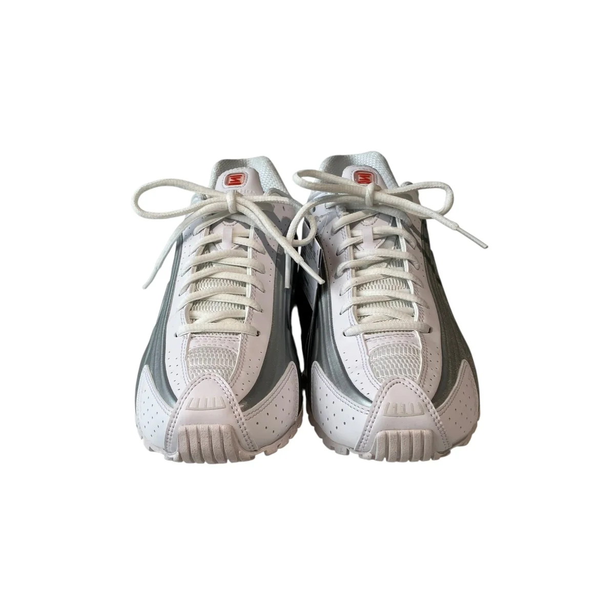 Shox R4 White and Metallic SilverスニーカーAR3565-101 - Image 3