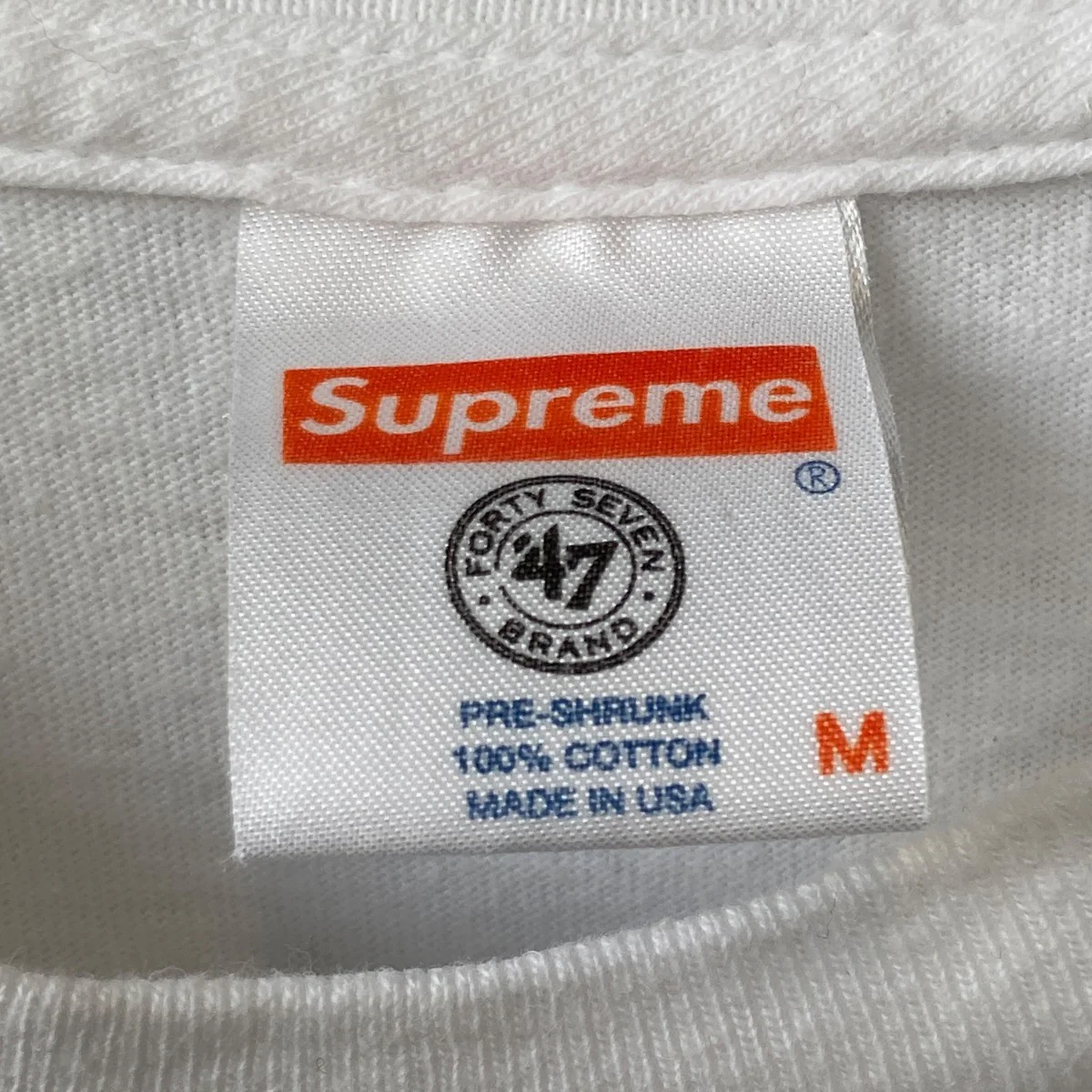 New York Yankees Box Logo TeeTシャツ - Image 5