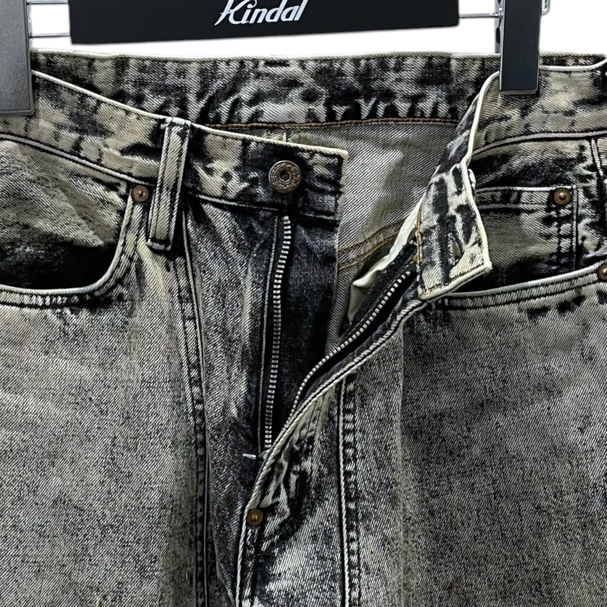 24SS 加工デニムパンツ ACID WASHED MODERN WESTERN WIDE TROUSERS 2441000420 - Image 3