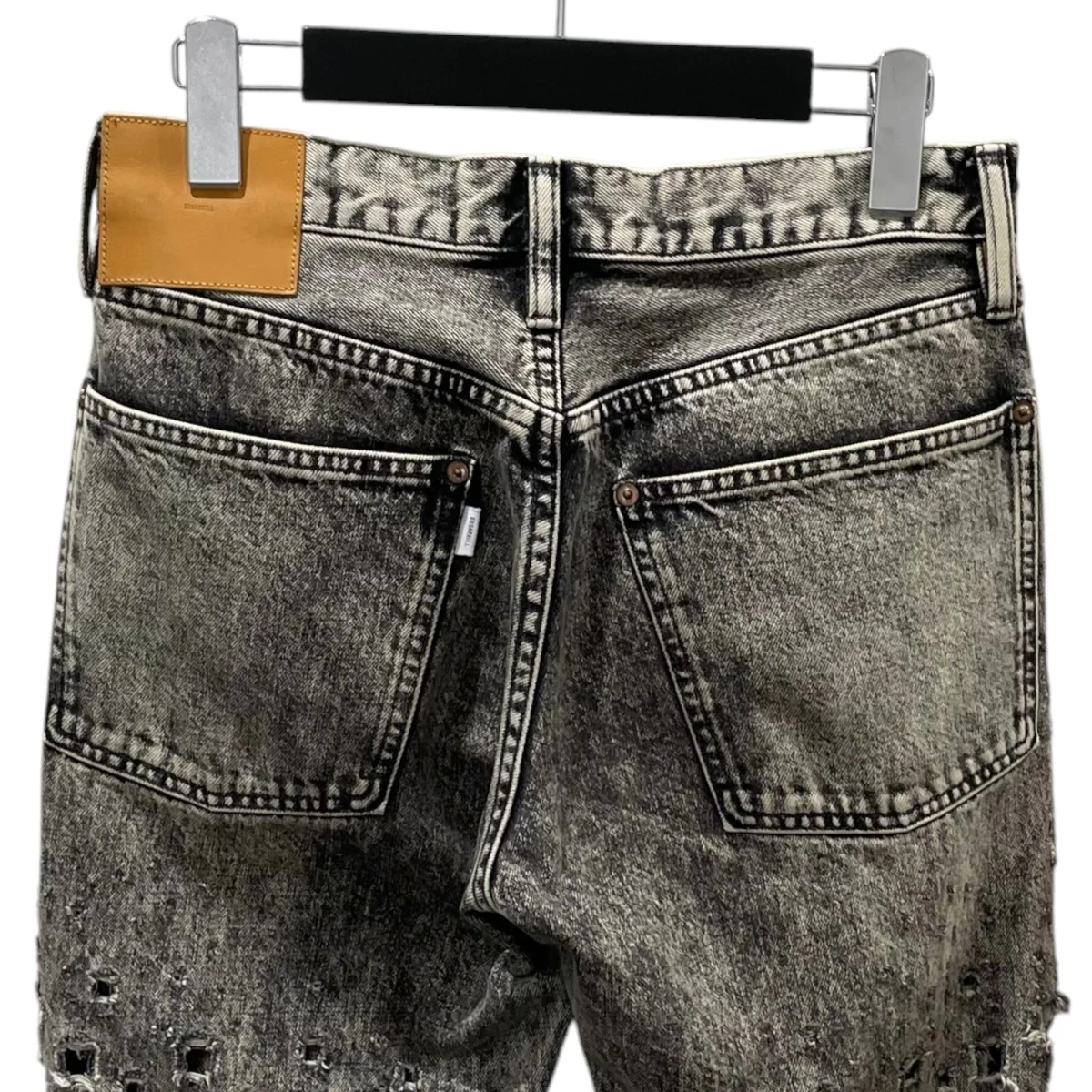 24SS 加工フレアエデニムパンツ CRASHED BLACK MODERN DENIM FLARED TROUSERS 2441000433 - Image 4