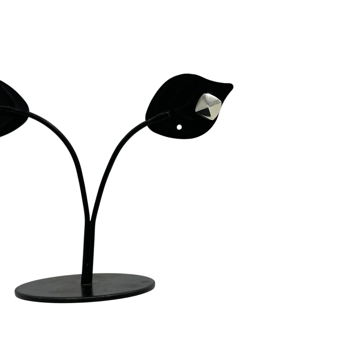 ピラミッドスタッズピアス - Image 3