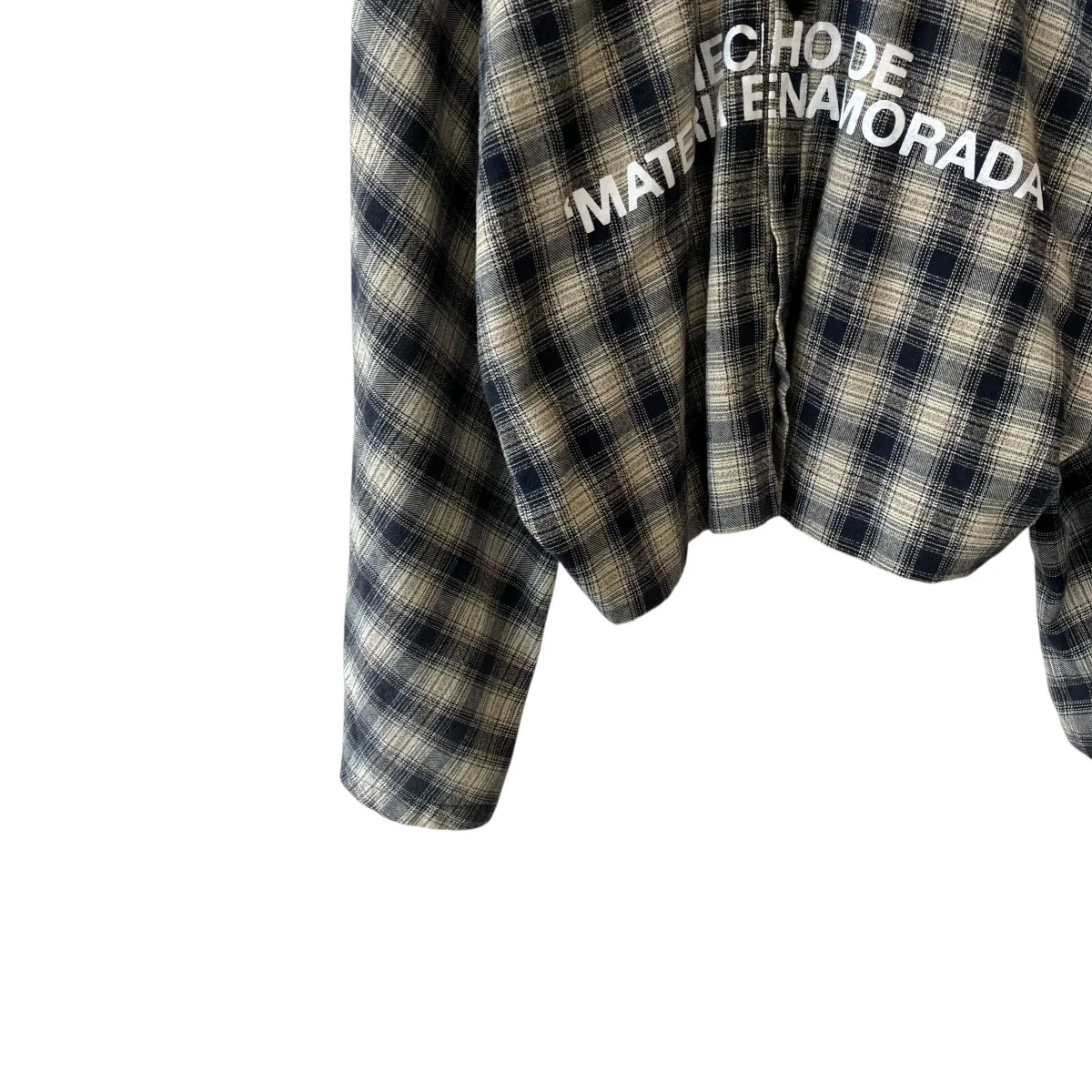 HECHODE MATERIA ENAMORADAシャツ - Image 4
