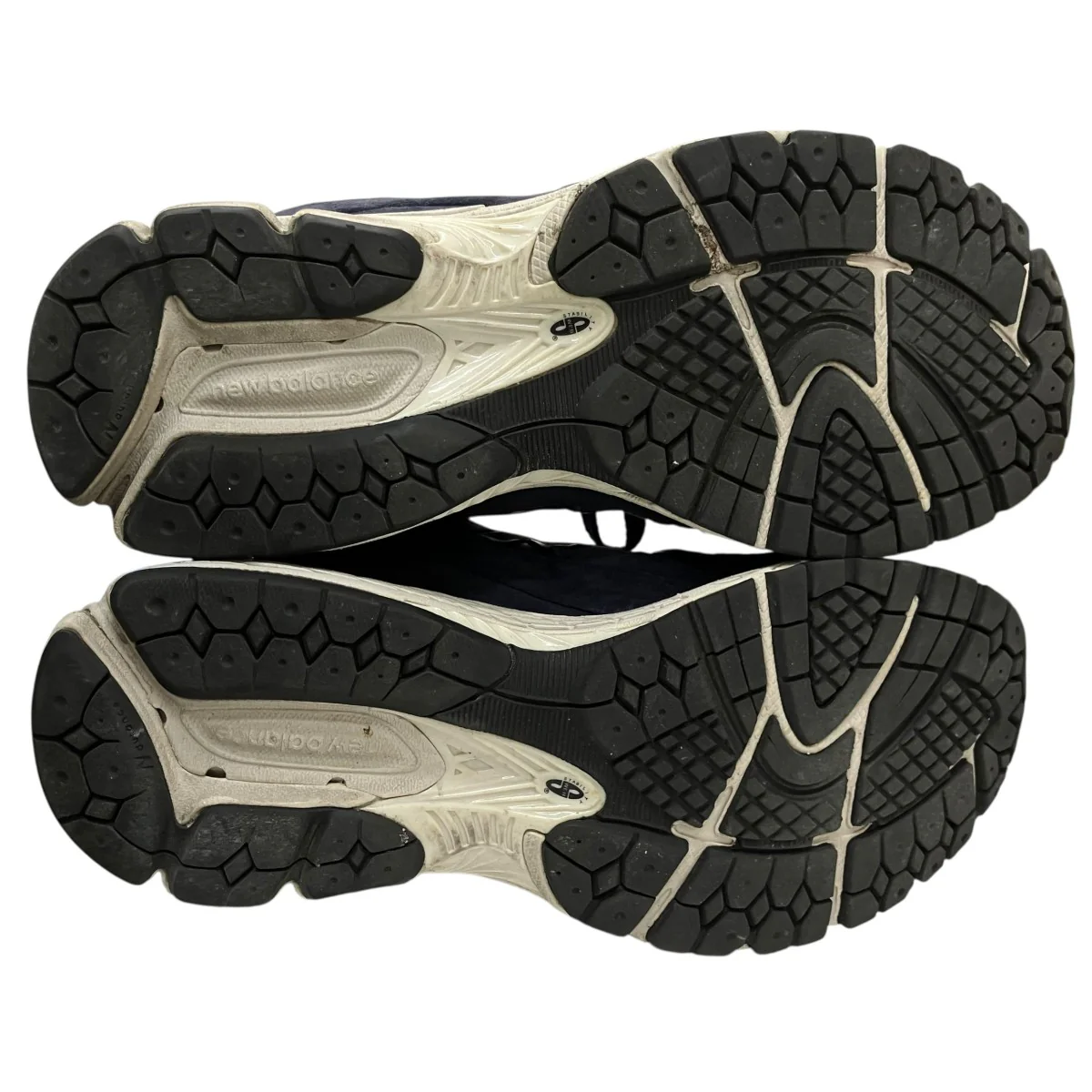 スニーカーML2002RD - Image 5
