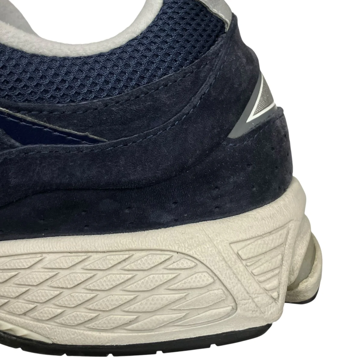 スニーカーML2002RD - Image 9