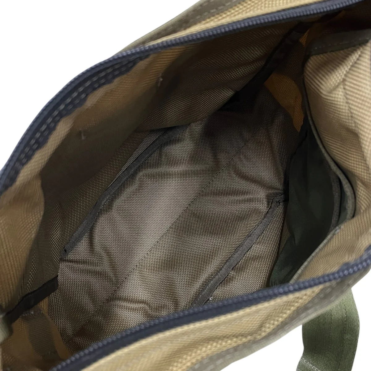 DAY TRIPPER Sショルダーバッグ - Image 8