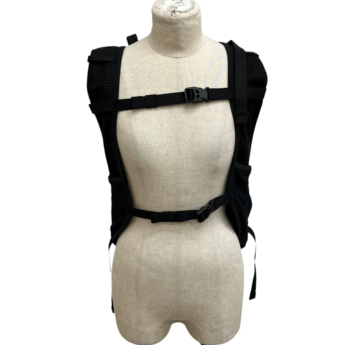 Testudo Technical Shell Backpackリュック - Image 2