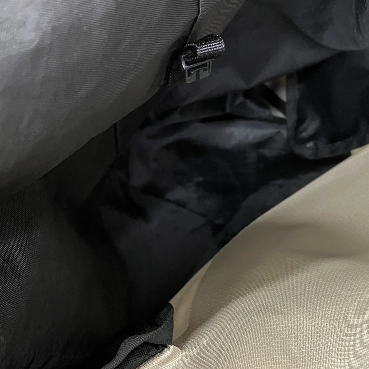 Testudo Technical Shell Backpackリュック - Image 8
