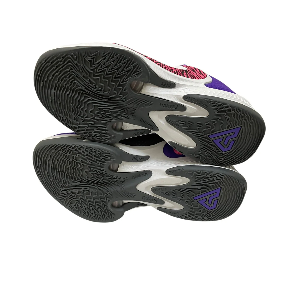 Zoom Freak 4  ActionスニーカーDO9680-500 - Image 4