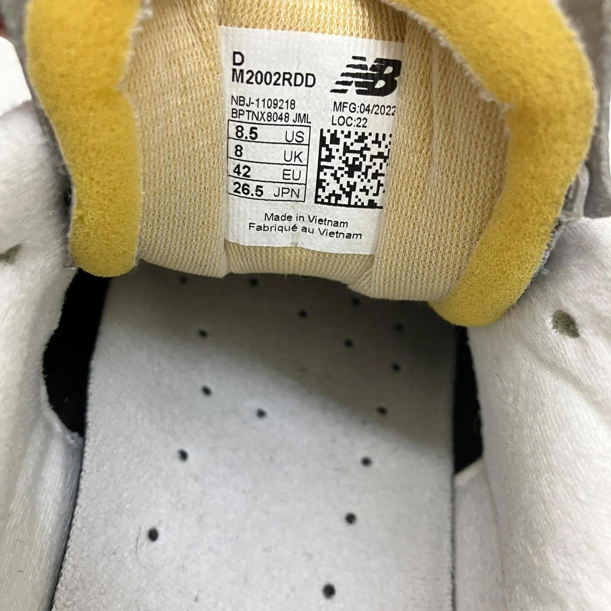 スニーカーM2002RDD - Image 7