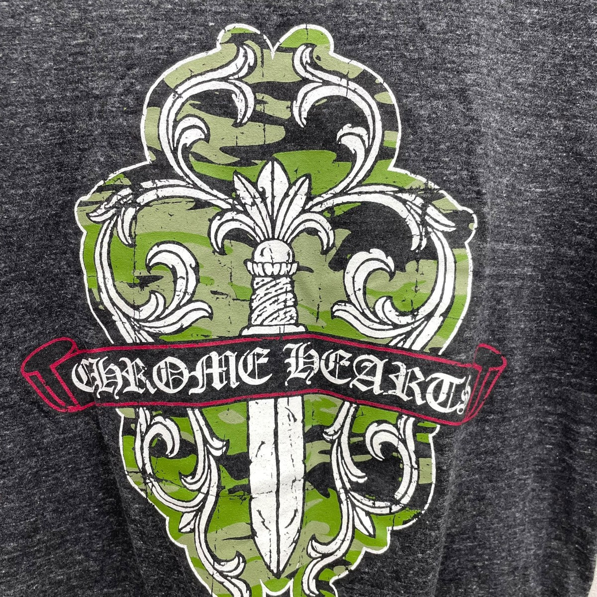 VネックTシャツ - Image 5