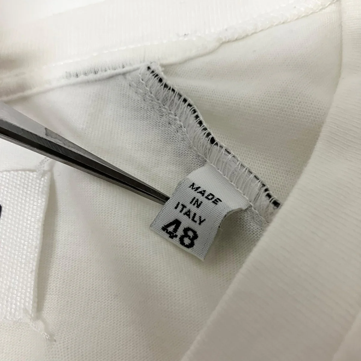 VネックTシャツ30 GC169 - Image 4