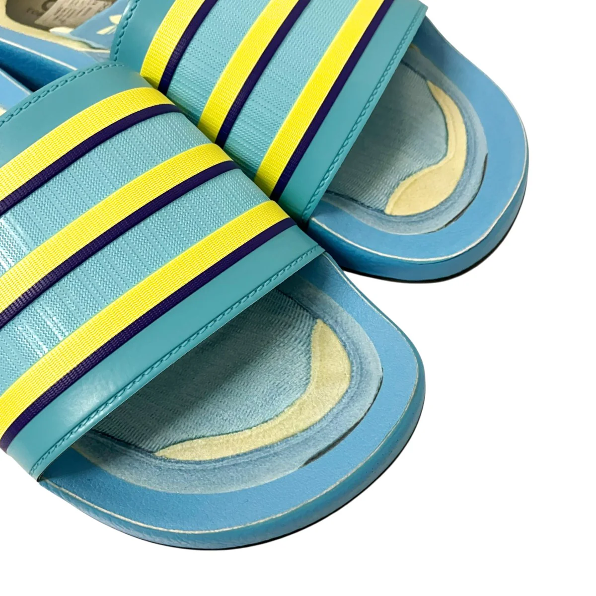 Adilette Premium SlidesスライドサンダルFX4379 - Image 7