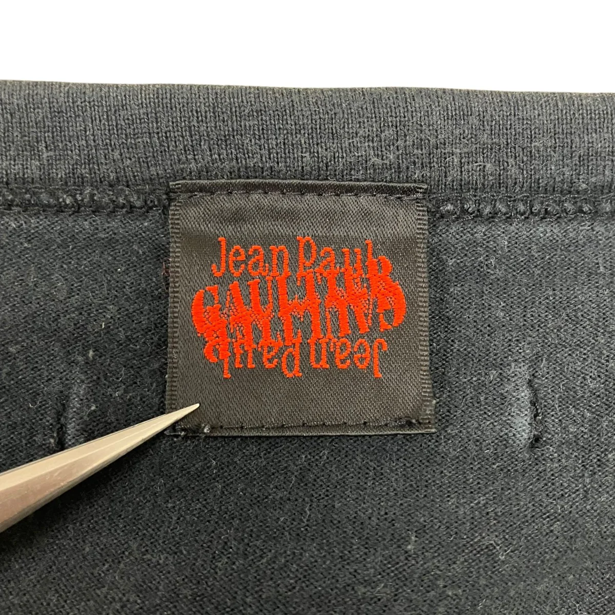 袖刺繍Tシャツ - Image 5