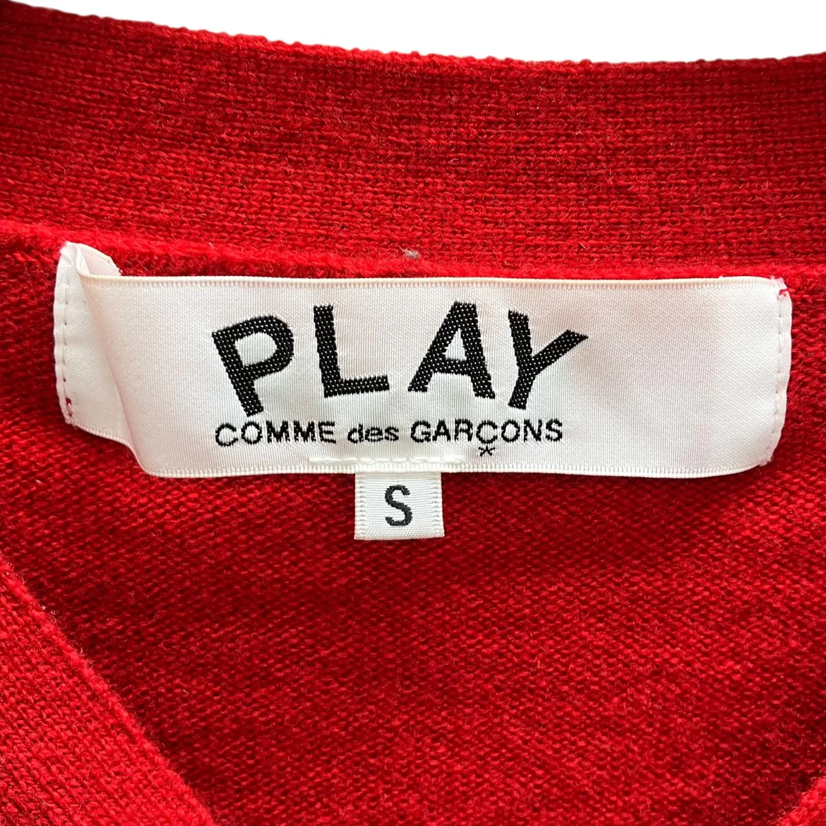 V-Neck Cardigan With Twin Red Medium Emblem Red X Burgundy ニットカーディガン - Image 6