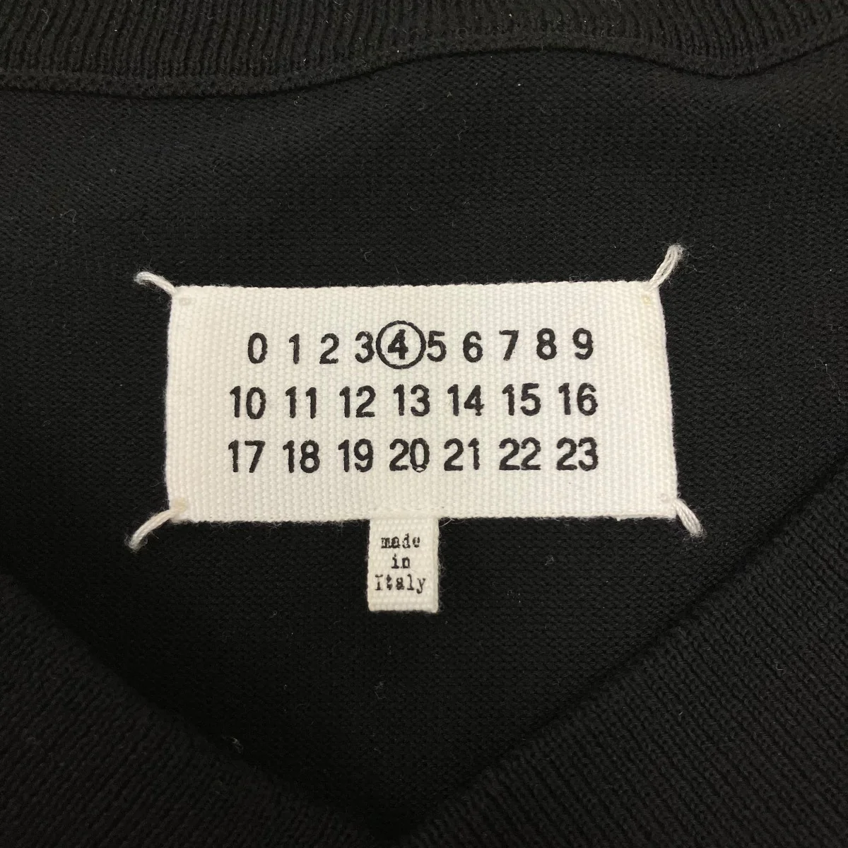 エルボーパッチVネックニット - Image 5
