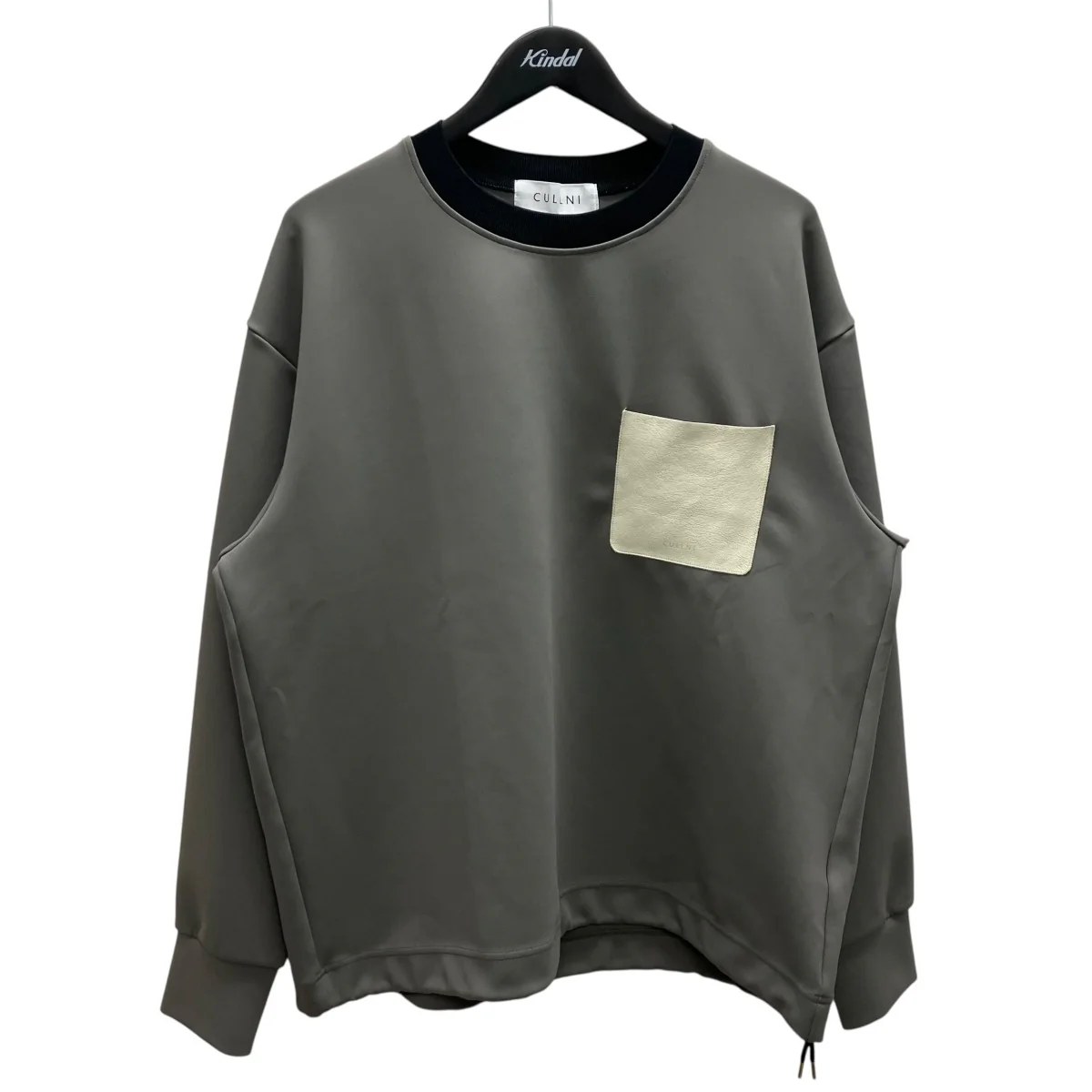 PO Tops With Washable Leather Pocketレザーポケットカットソー