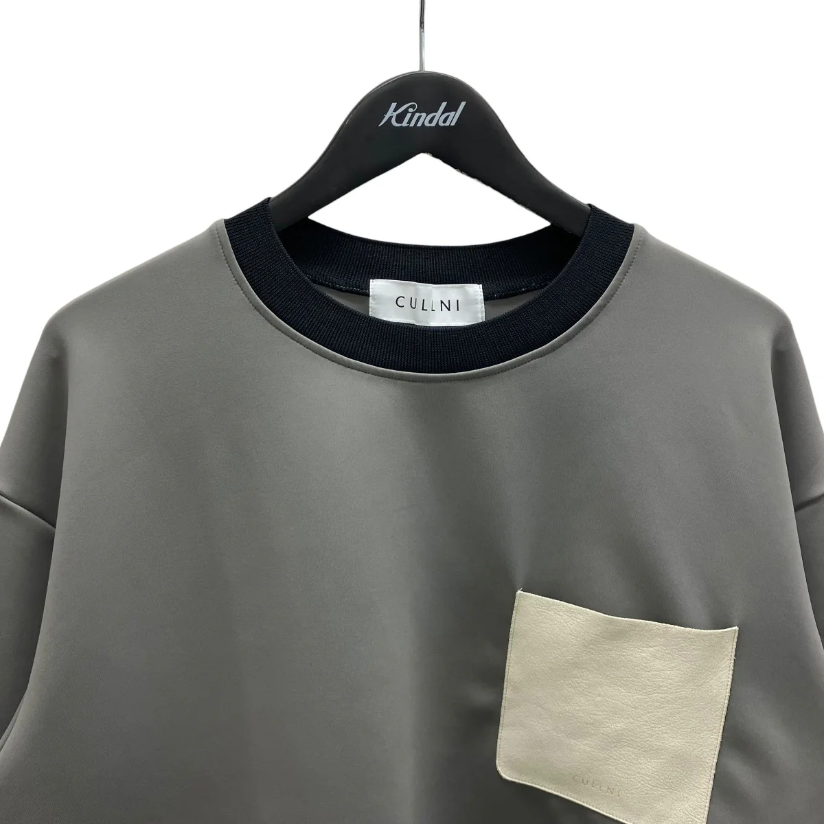 PO Tops With Washable Leather Pocketレザーポケットカットソー - Image 3