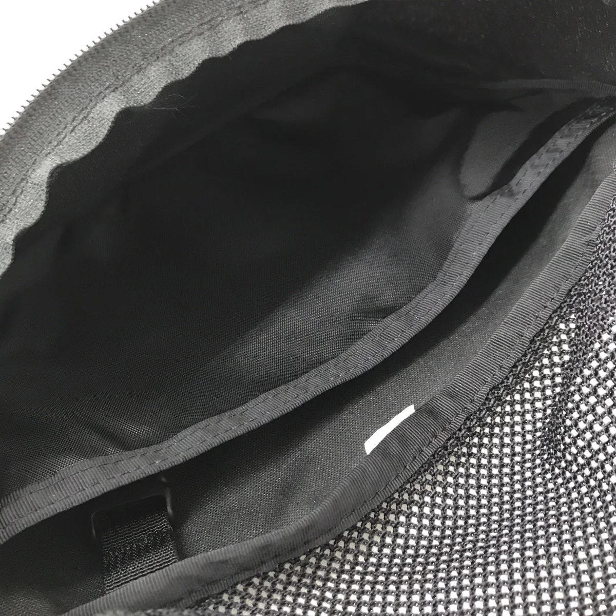 MESH LIGHT PIKEボディバッグ - Image 4