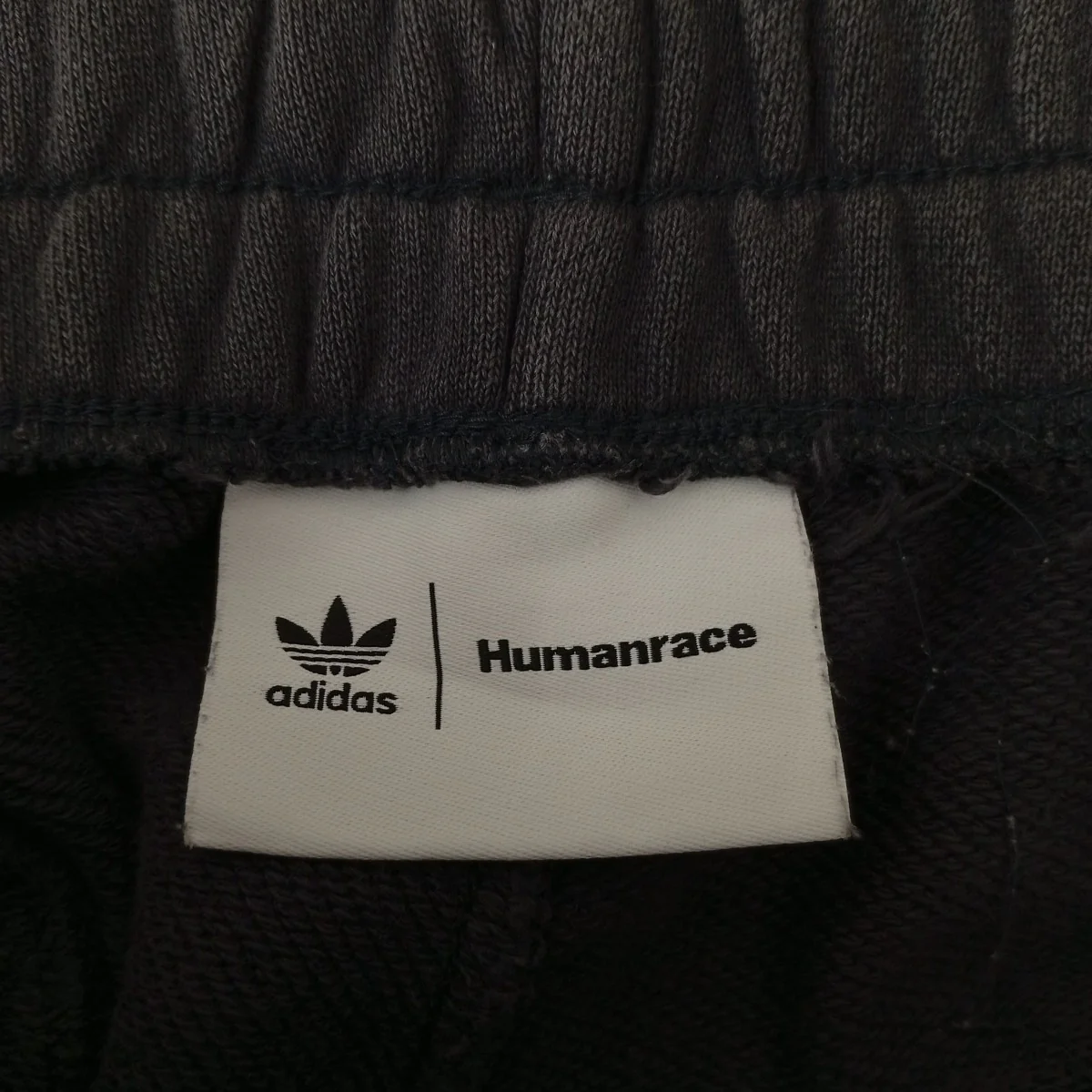 Pharrell WilliamsスウェットパンツHS4845 - Image 4