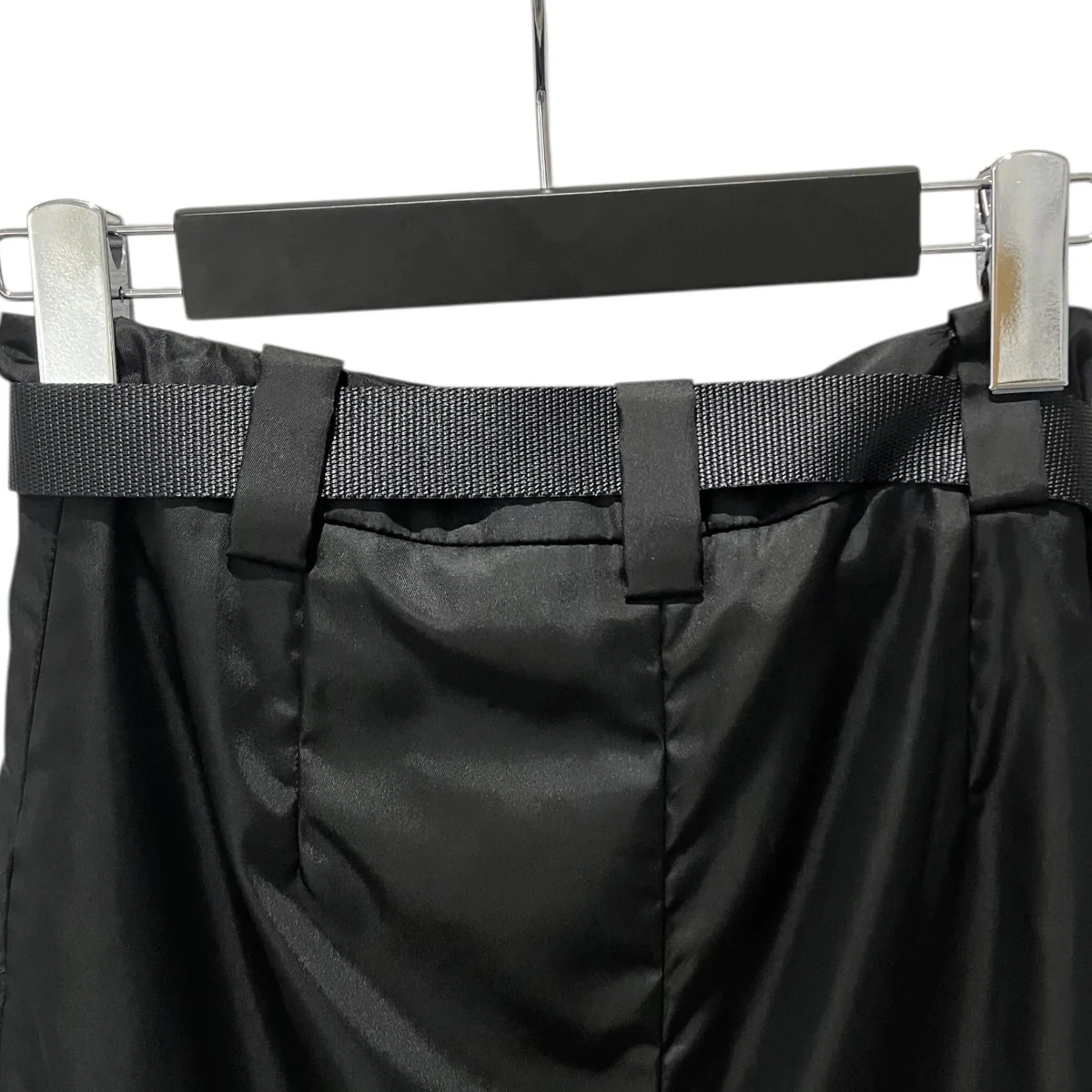 21Y844 S2021W08  Re-Nylon Skirtスカート - Image 4