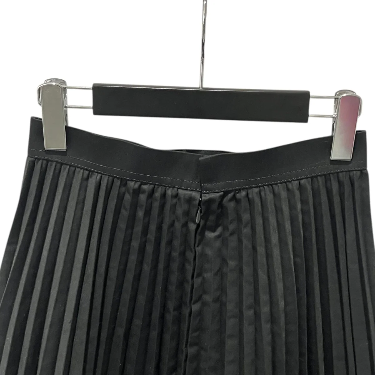 Bonding Pleats Skirt 穴開きデザインロングスカートta12-fg013 - Image 4
