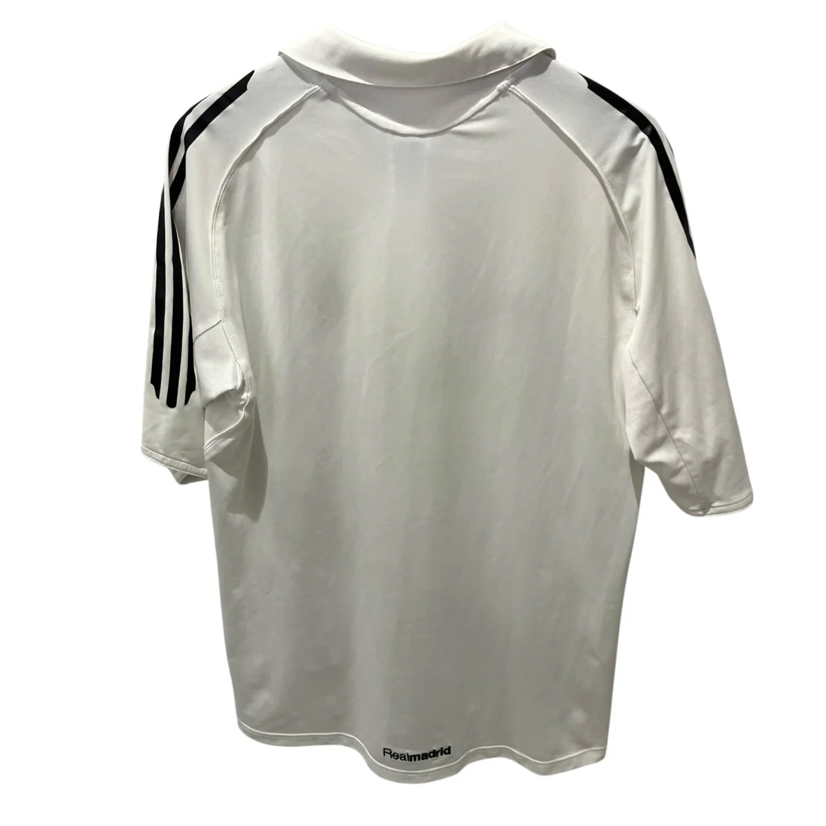 Real Madrid 2005-2006 Home ShirtTシャツAPU002 - Image 2