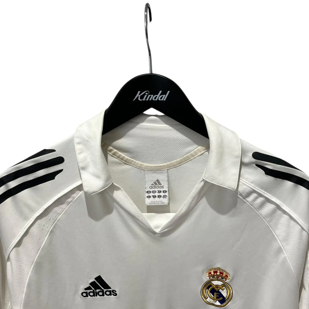 Real Madrid 2005-2006 Home ShirtTシャツAPU002 - Image 3