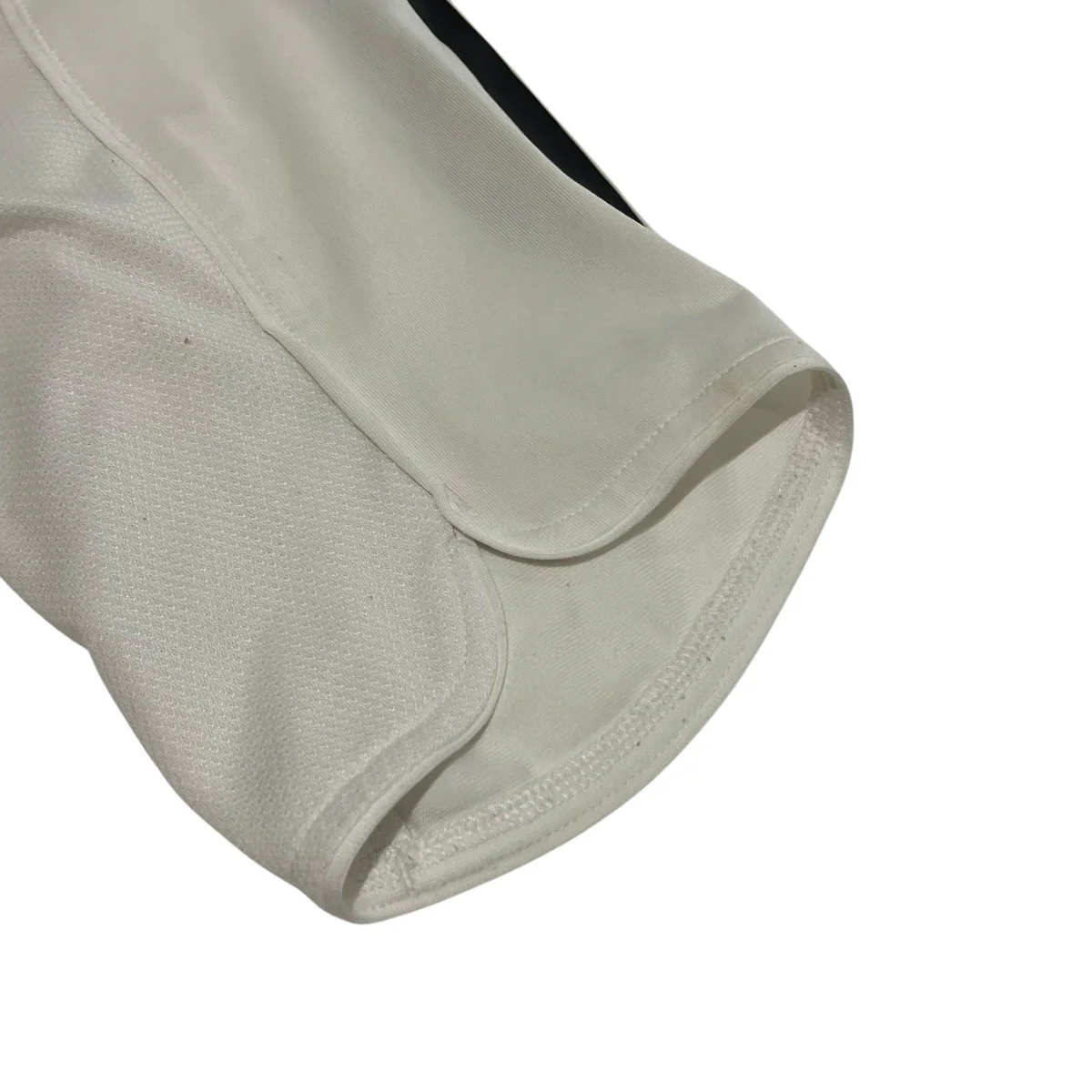 Real Madrid 2005-2006 Home ShirtTシャツAPU002 - Image 4