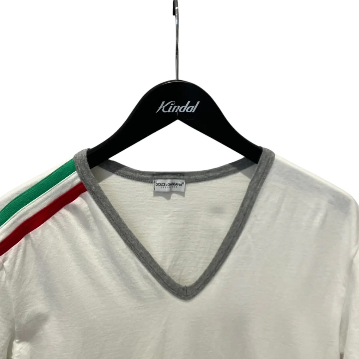 VネックTシャツ - Image 3