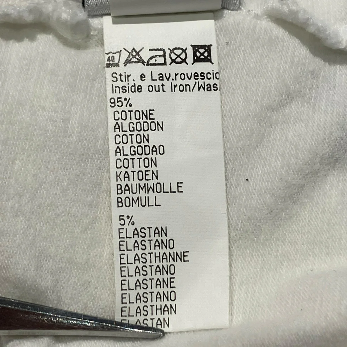 VネックTシャツ - Image 5