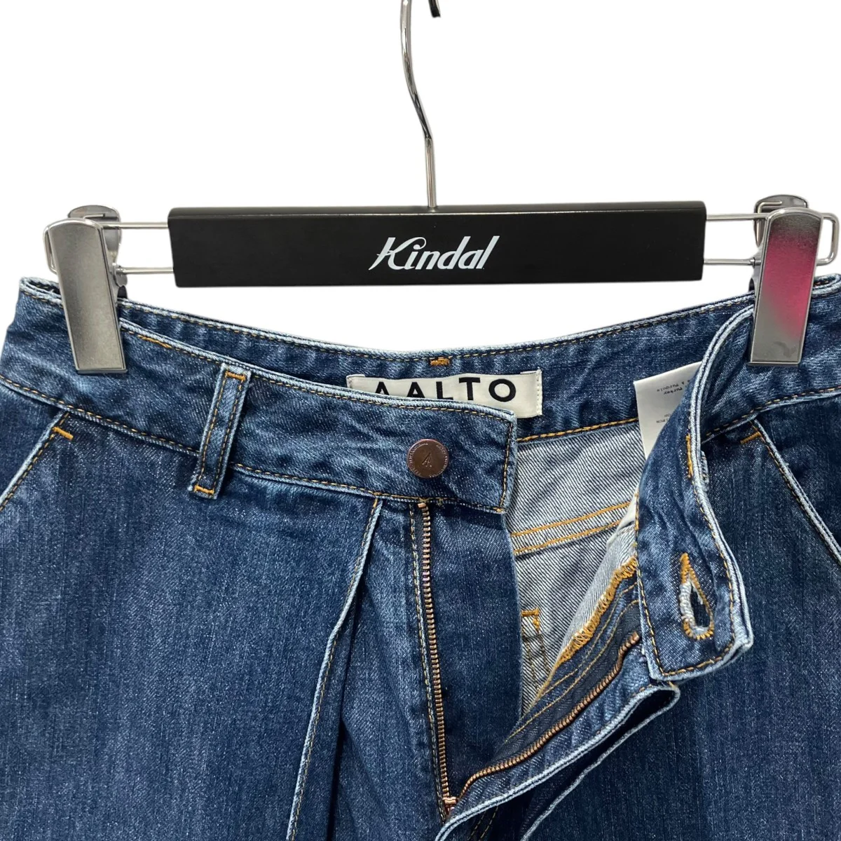 Classical Front Pleat Denimデニムパンツ - Image 3