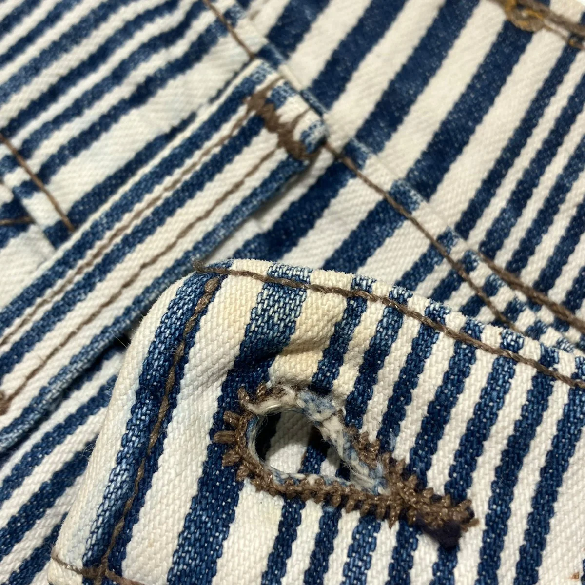 90’S LEVI’S 560 HICKORY COTTON SHORTSハーフパンツ - Image 8