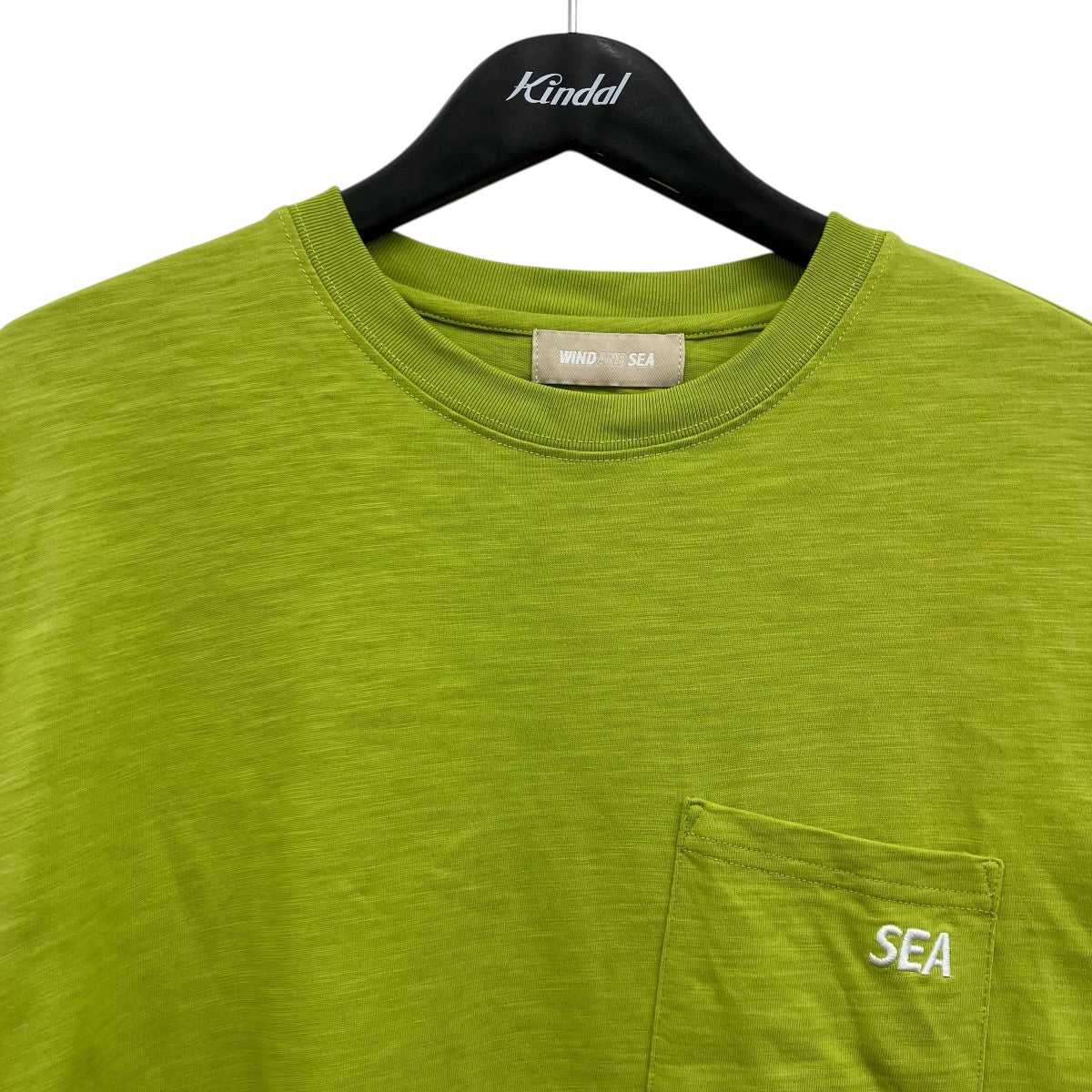 ロゴ刺しゅうポケットTシャツ - Image 3