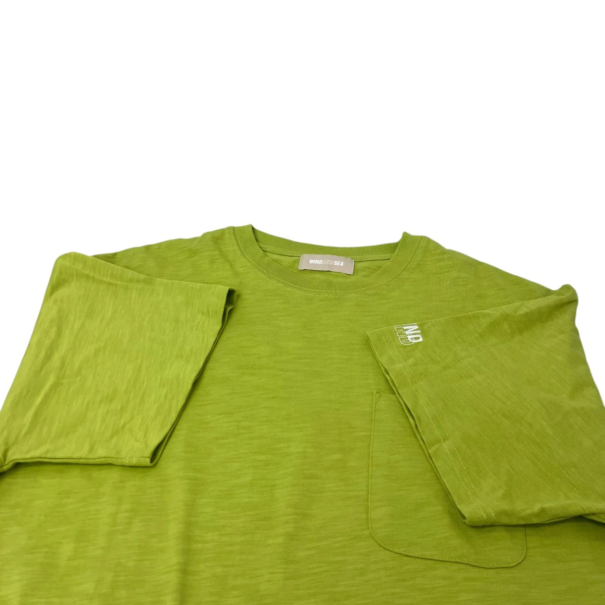 ロゴ刺しゅうポケットTシャツ - Image 4