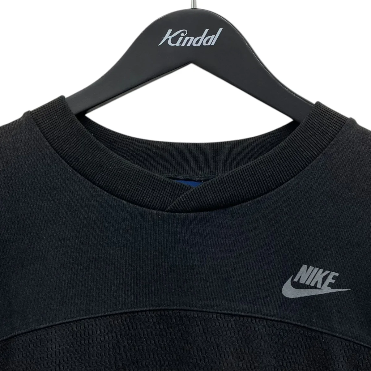 VネックTシャツ - Image 3