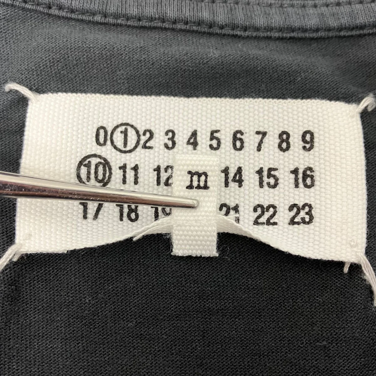 Invitation Tank Top ピンデザインノースリーブカットソー - Image 4