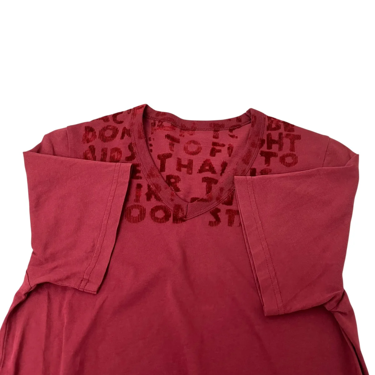 VネックTシャツ - Image 4