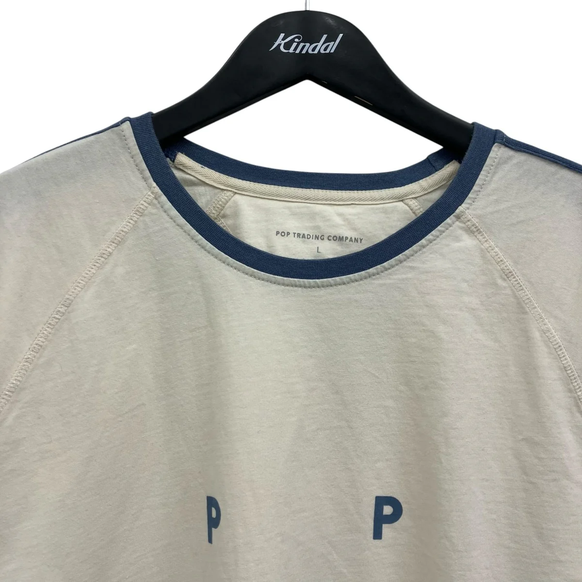 UネックTシャツ - Image 3