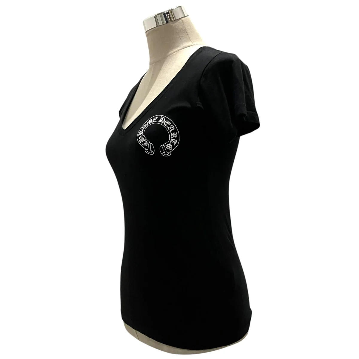 ホースシューVネックTシャツ - Image 3
