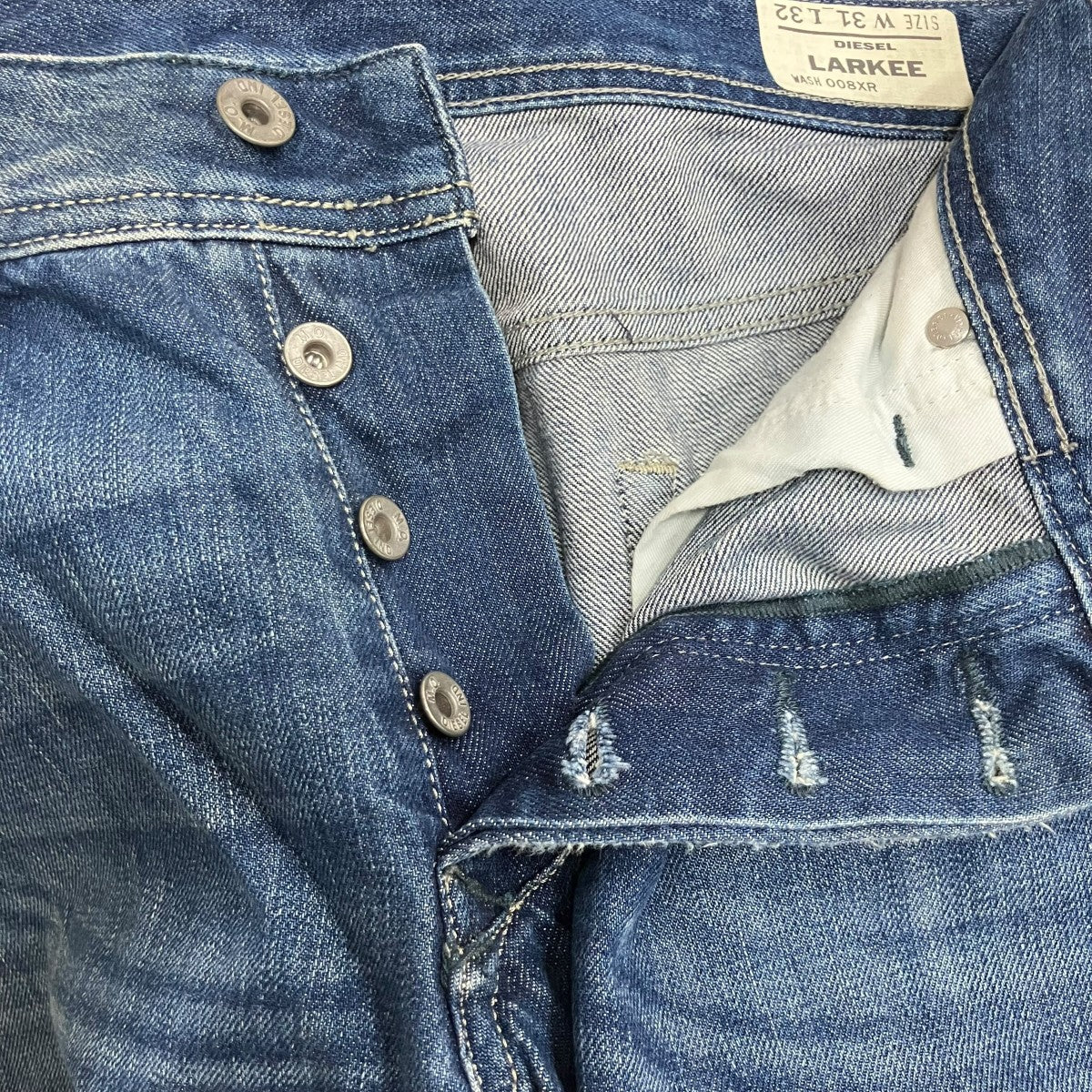 ウォッシュド加工ストレートデニムパンツ - Image 5