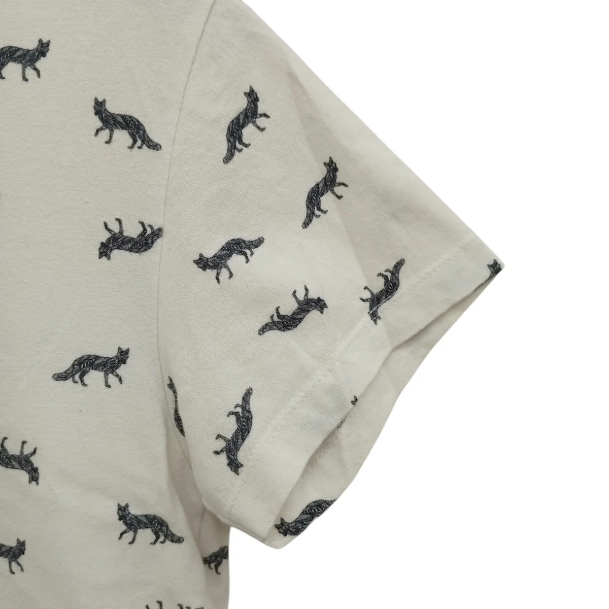 キツネシルエット総柄Tシャツ - Image 7