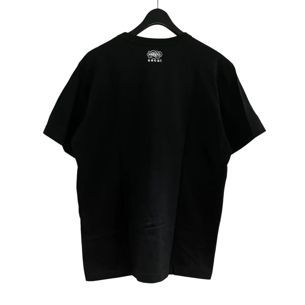 ロゴ刺しゅうTシャツ - Image 3