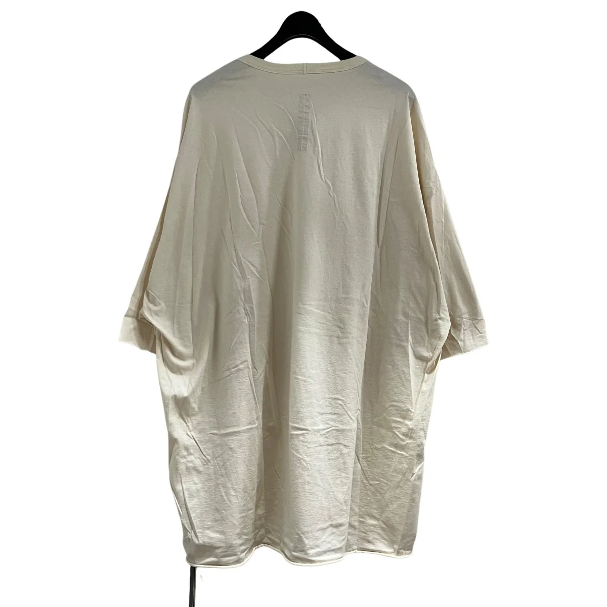 VネックTシャツ - Image 3
